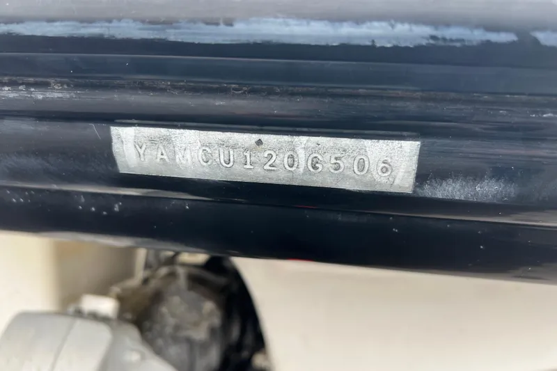 Slide: The Image of Hull identification number on 2006 Yamaha Boats SX230 HO. - 38