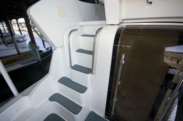 Slide: The Image of Silverton 312 Sedan 1996 - 10