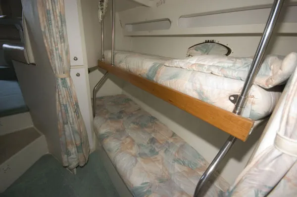 Slide: The Image of Silverton 312 Sedan 1996 - 5