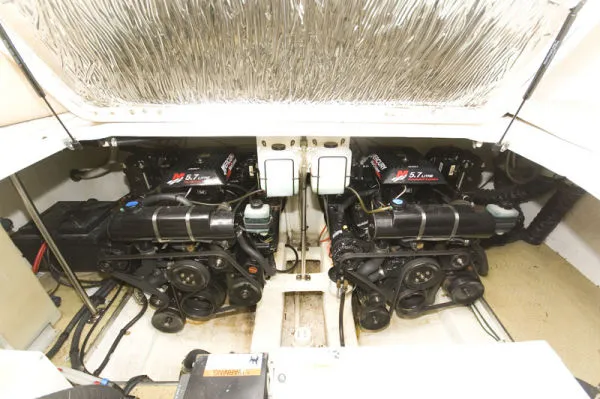 Slide: The Image of Larson 33 CABRIO 2000 - 10