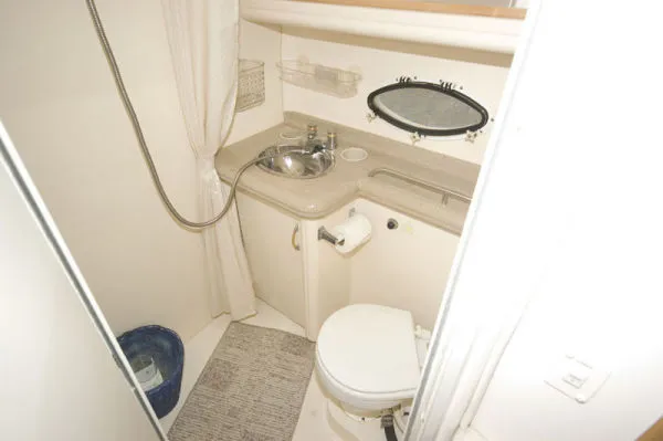Slide: The Image of Larson 33 CABRIO 2000 - 6