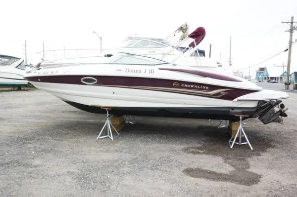 Slide: The Image of Crownline Boats 240 EX Bowrider 2005 - 0