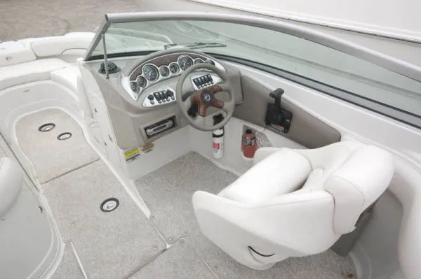 Slide: The Image of Crownline Boats 240 EX Bowrider 2005 - 5