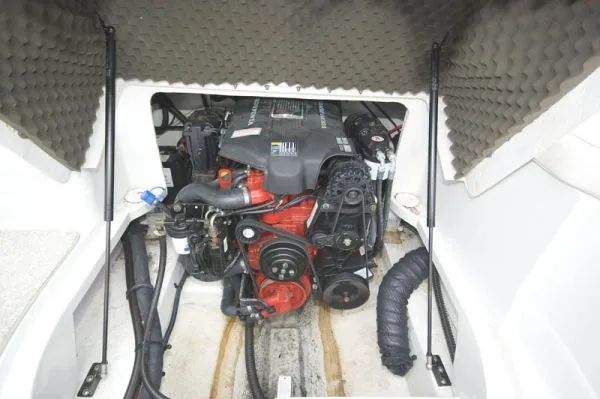 Slide: The Image of Crownline Boats 240 EX Bowrider 2005 - 9