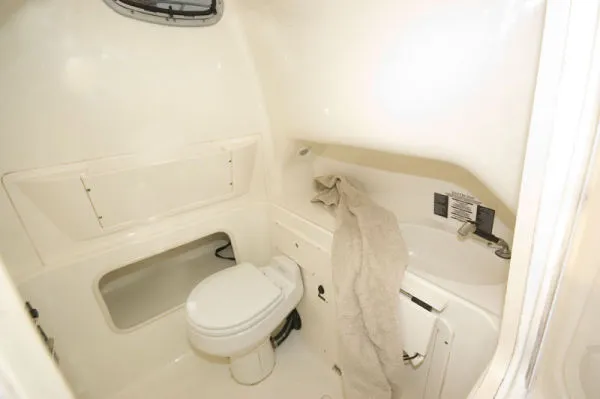 Slide: The Image of Boston Whaler 320 Outrage 2005 - 7