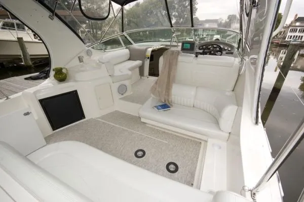 Slide: The Image of Cruiser Yachts 3372 Express 2004 - 10