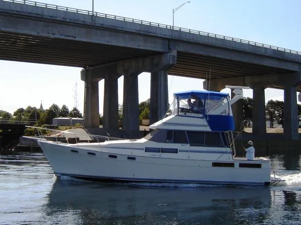 Slide: The Image of Bayliner 3888 Motoryacht 1989 - 1
