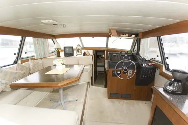 Slide: The Image of Bayliner 3888 Motoryacht 1989 - 3