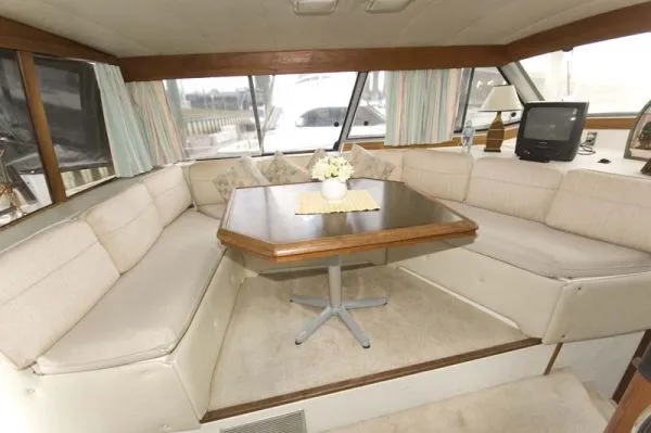 Slide: The Image of Bayliner 3888 Motoryacht 1989 - 4