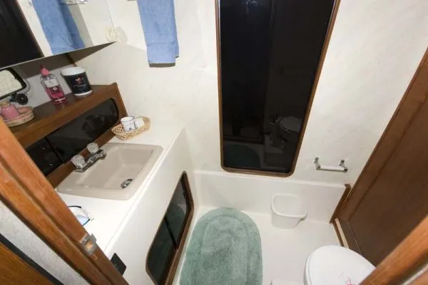 Slide: The Image of Bayliner 3888 Motoryacht 1989 - 9