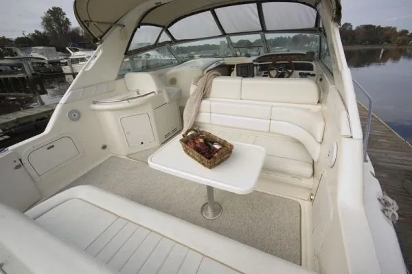 Slide: The Image of Sea Ray 330 Sundancer 1996 - 1