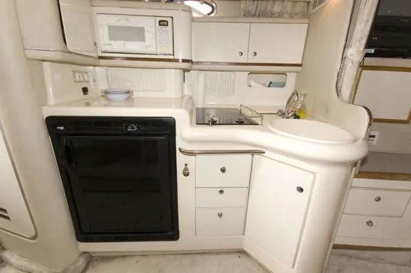 Slide: The Image of Sea Ray 330 Sundancer 1996 - 6