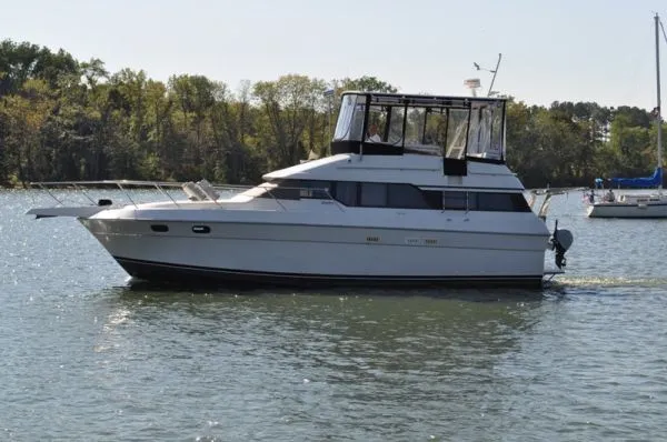 Slide: The Image of Silverton 37 Aft Cabin Motoryacht (MD) 1988 - 0