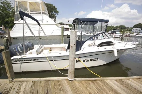 Slide: The Image of Grady-White 270 ISLANDER 2004 - 0