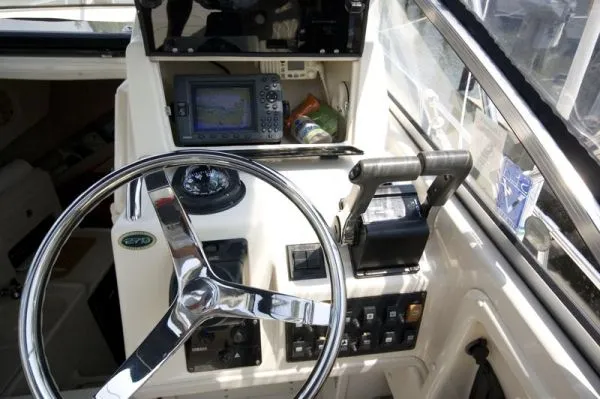 Slide: The Image of Grady-White 270 ISLANDER 2004 - 3