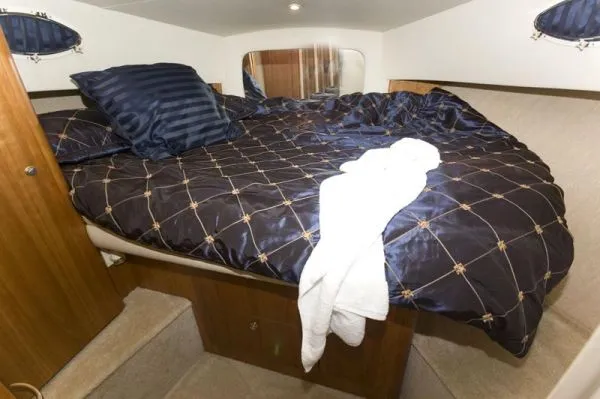 Slide: The Image of Silverton 392 Motoryacht 2000 - 7
