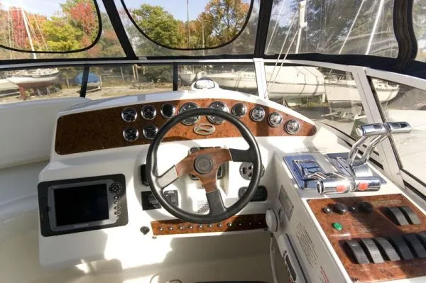 Slide: The Image of Silverton 330 Sport Bridge 2000 - 10
