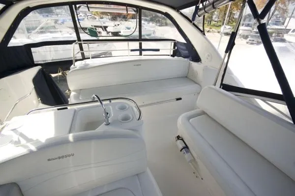 Slide: The Image of Silverton 330 Sport Bridge 2000 - 8
