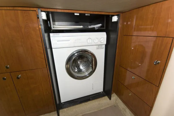 Slide: The Image of Sea Ray 460 Sundancer 2003 - 10
