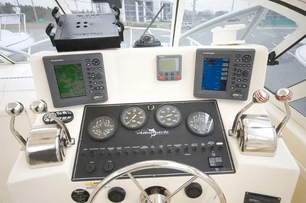 Slide: The Image of Albemarle 280 Express Fisherman MD 2003 - 8