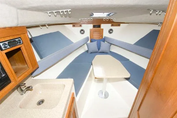 Slide: The Image of Albemarle 280 Express Fisherman MD 2003 - 9
