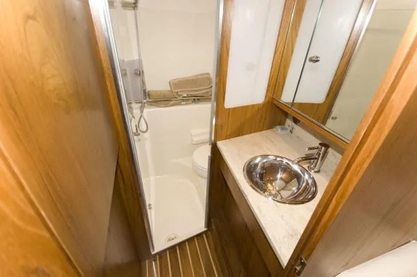 Slide: The Image of Tiara 3500 Sovran with IPS Drives 2009 - 6