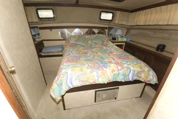 Slide: The Image of Silverton Aft Cabin Motoryacht 1983 - 5