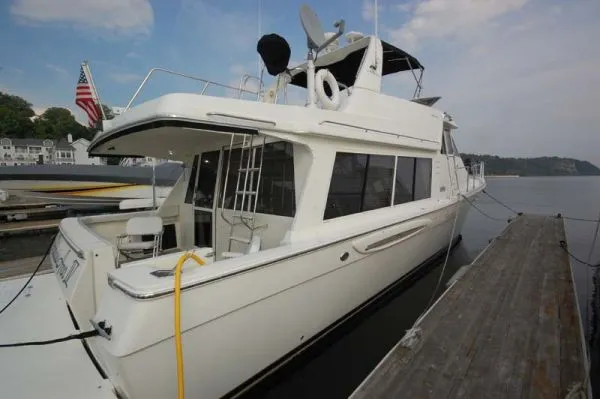 Slide: The Image of Meridian 490 Pilothouse 2004 - 1