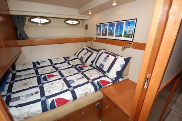 Slide: The Image of Meridian 490 Pilothouse 2004 - 8