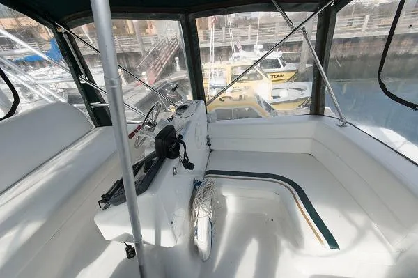 Slide: The Image of Mainship 31 Sedan Bridge 1995 - 6