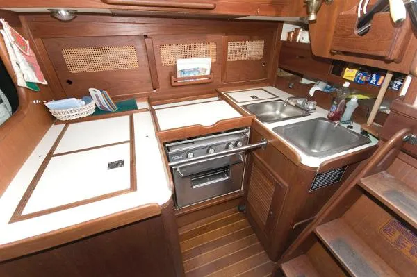 Slide: The Image of Tartan 37 sloop 1982 - 11