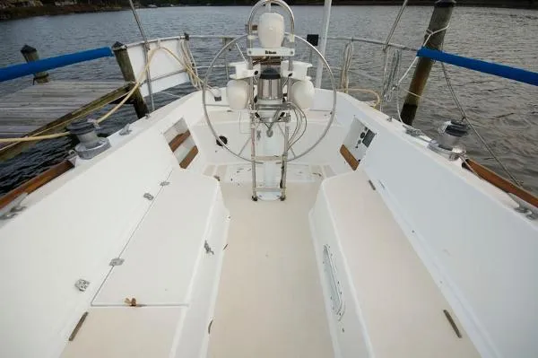 Slide: The Image of Tartan 37 sloop 1982 - 3