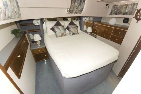 Slide: The Image of Trojan Tri Cabin 1987 - 5
