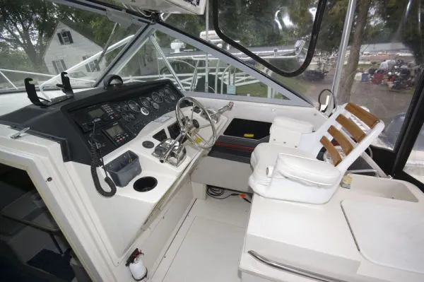 Slide: The Image of Wellcraft 330 Coastal 1989 - 5