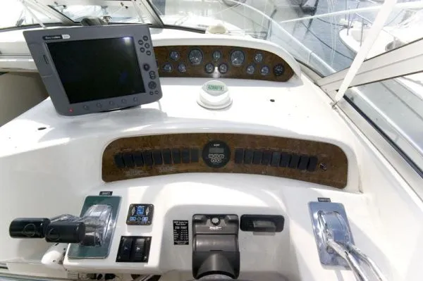 Slide: The Image of Sea Ray 330 Sundancer (MD) 1995 - 9