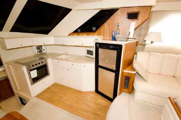 Slide: The Image of Silverton 392 Motor Yacht MD 1999 - 6