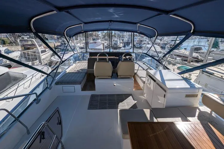 Slide: The Image of 2010 Fairline Squadron - Image 12 - 12