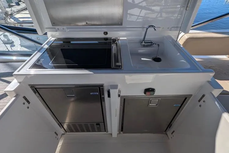 Slide: The Image of 2010 Fairline Squadron - Image 14 - 14