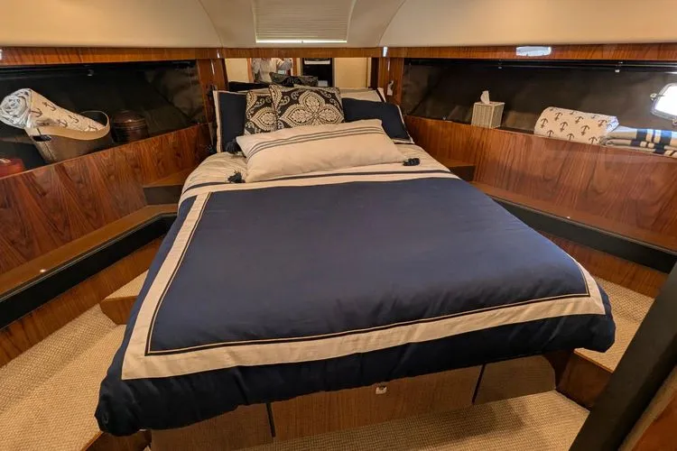 Slide: The Image of 2010 Fairline Squadron - Image 35 - 35