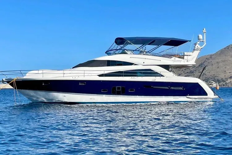 Slide: The Image of 2010 Fairline Squadron - Image 4 - 4