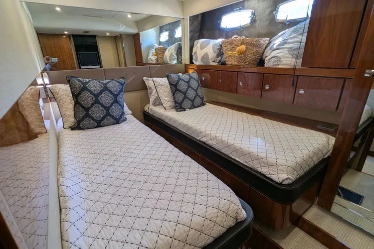 Slide: The Image of 2010 Fairline Squadron - Image 46 - 46