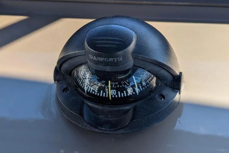 Slide: The Image of 2010 Fairline Squadron - Image 54 - 54