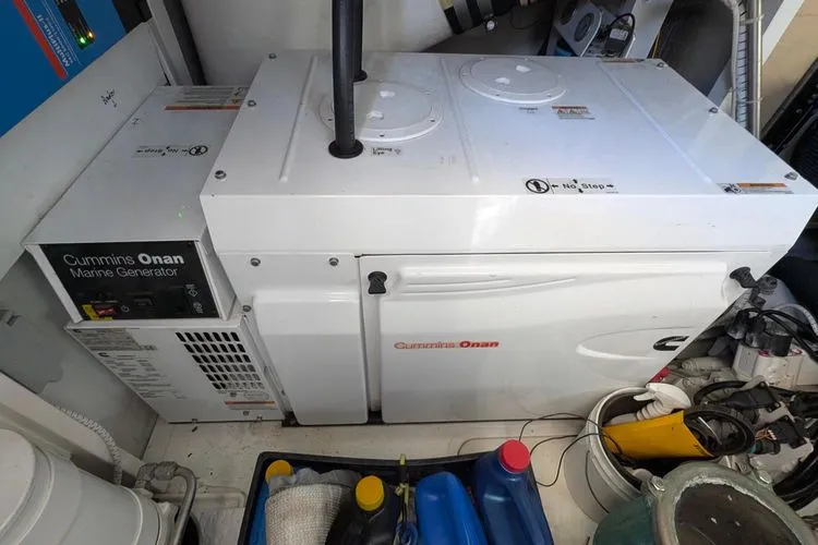 Slide: The Image of 2010 Fairline Squadron - Image 56 - 56