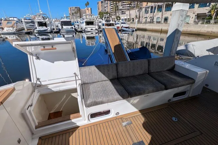 Slide: The Image of 2010 Fairline Squadron - Image 9 - 9