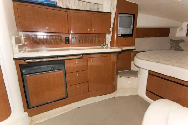 Slide: The Image of Sea Ray 320 Sundancer MD 2003 - 5