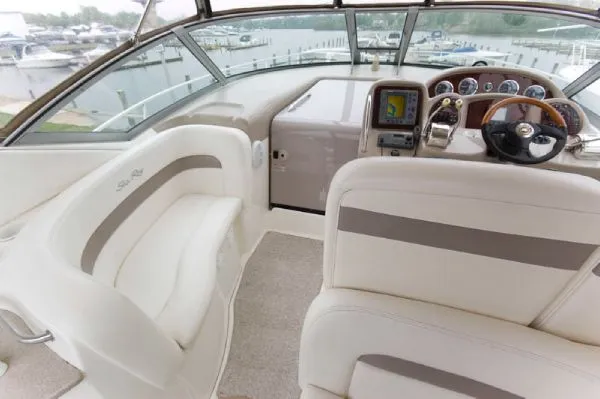 Slide: The Image of Sea Ray 320 Sundancer MD 2003 - 9