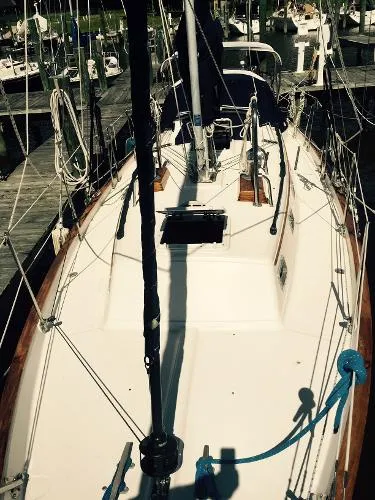 Slide: The Image of Pacific Seacraft Crealock 34 cutter 1990 - 2