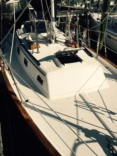 Slide: The Image of Pacific Seacraft Crealock 34 cutter 1990 - 4