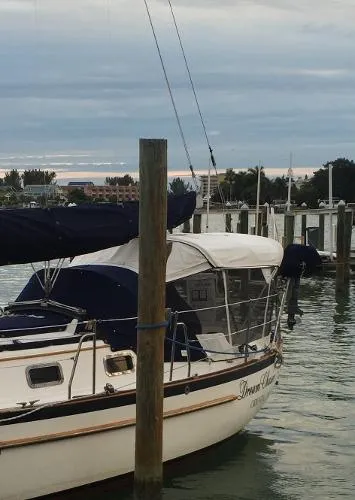 Slide: The Image of Pacific Seacraft Crealock 34 cutter 1990 - 8