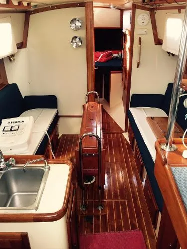 Slide: The Image of Pacific Seacraft Crealock 34 cutter 1990 - 9